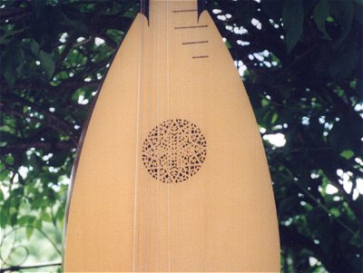 Front view of Hans Frei Lute by Chris Allen and Sabina Kormylo