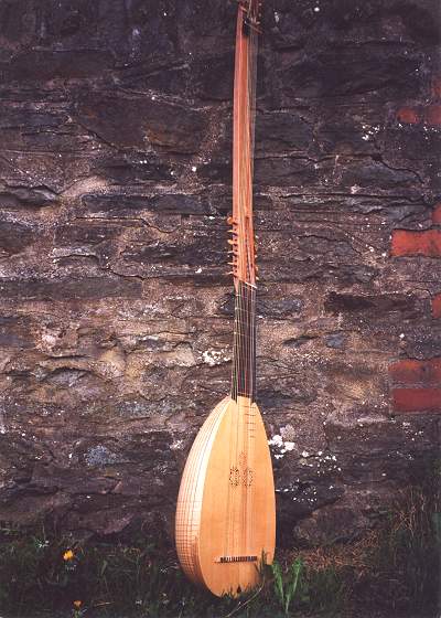 Overall view of Tieffenbrucker Archlute by Chris Allen and Sabina Kormylo