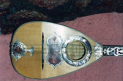 Front detail of Vinaccia Mandolin by Chris Allen and Sabina Kormylo